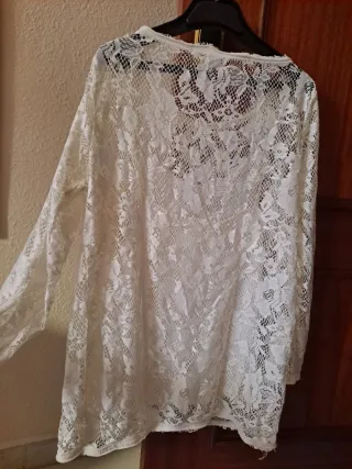 Camisa encaje Stradivarius