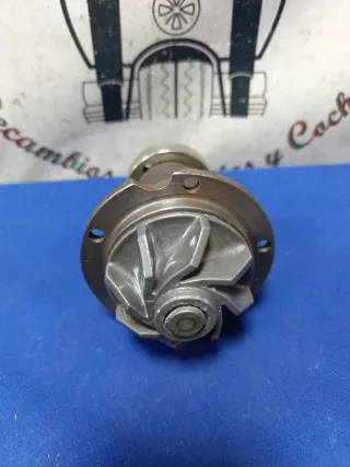 Bomba de agua Mercedes W114