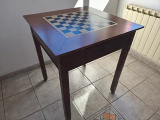 Mesa de madera de juego, ajedrez y backgammon