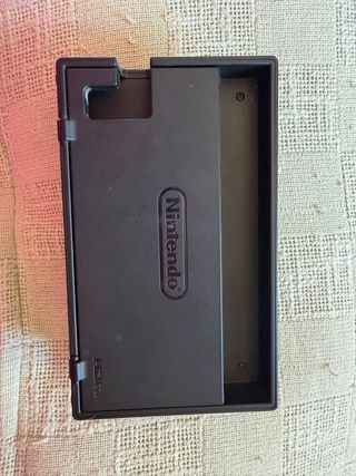 Nintendo Switch completa + 3 Joy-Con + base (dock)