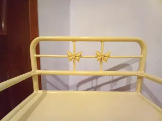 Cabecero infantile in ferro battuto con comodino