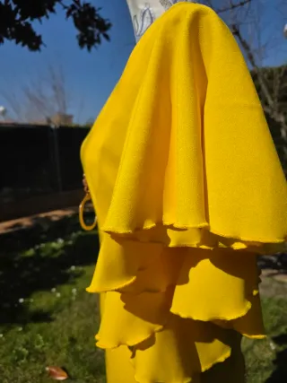 Traje de flamenca amarillo volantes. 38 a 40 talla