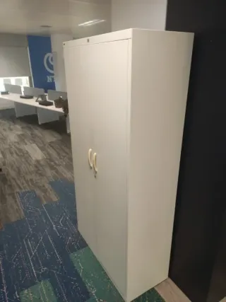 Armario metálico gris 2 puertas. Ref ARM51