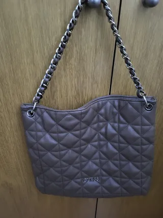 Bolso Guess acolchado