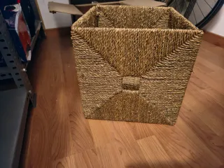 Cesta de mimbre cuadrada