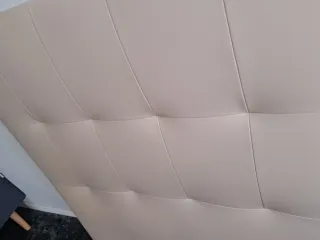 Cabezal de cama beige polipiel