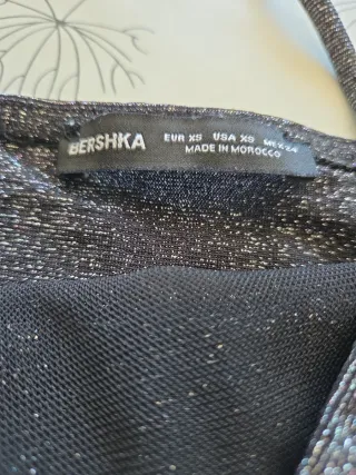 Top brillante Bershka plateado