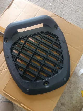 Nuevo a estrenar,Baúl Moto 28L REDCAR 553A Negro