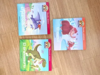 Lote de 3 libros sobre Dinosaurios!