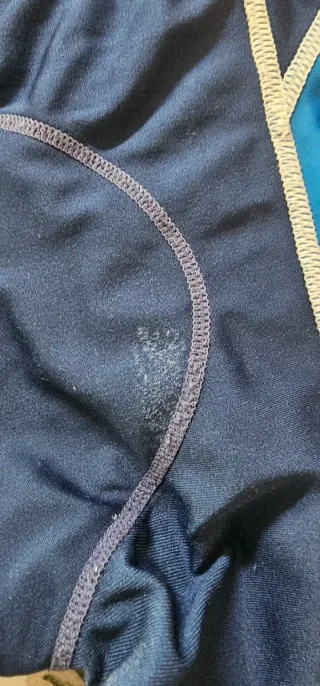 Mono de triatlón azul y blanco