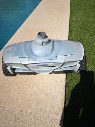 2 Robots Limpiafondos Zodiac MX8