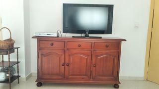 Mueble de salón de madera