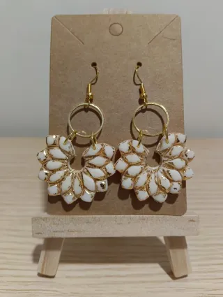 Pendientes arcilla polimérica blanco y oro