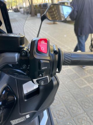Yamaha TMAX TECH 2024 - 17764 KM