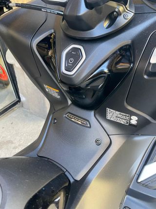 Yamaha TMAX TECH 2024 - 17764 KM