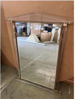 Espejo Piramidal Transparente y Dorado