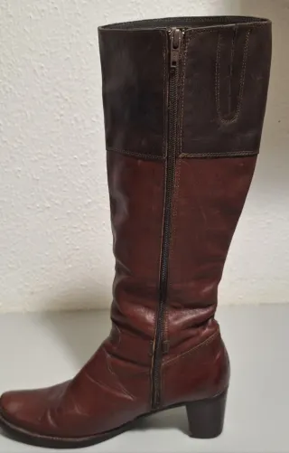 Botas altas de cuero marrón