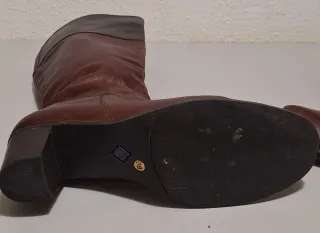 Botas altas de cuero marrón