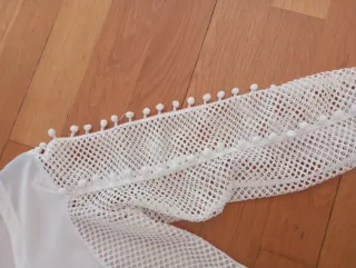 Blusa blanca manga 3/4 con rejilla