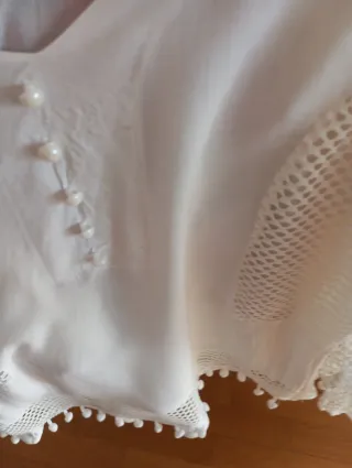 Blusa blanca manga 3/4 con rejilla