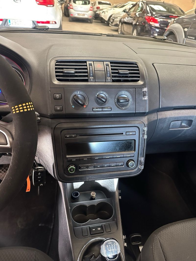 Škoda Fabia 1.6 TDI CR Elegance 2014, foto 14