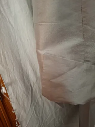 Traje de seda .DOREGATI Chaqueta y Falda Plateado