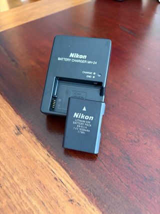 Kit Nikon D3100 + custodia nera