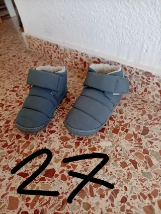 Zapatillas infantiles variadas