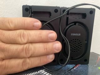Altavoces pequeños negros