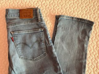 Pantalón Vaquero Levi's High rise Straight 724