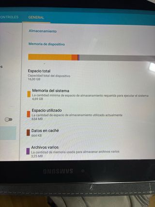 Tablet Samsung Galaxy Tab 4Negra con Funda Gris