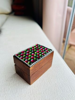 Cajita de madera con mosaico