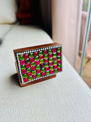 Cajita de madera con mosaico