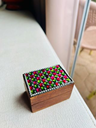 Cajita de madera con mosaico