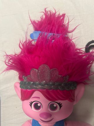 Peluche Trolls que habla