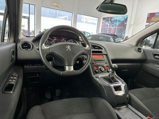 PEUGEOT 5008 Style 1.6 BlueHDi 88KW 120CV