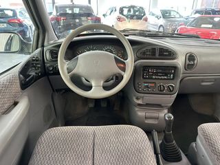 CHRYSLER Grand Voyager SE 2.4