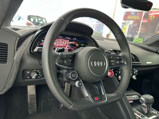 AUDI R8 V10 FSI performance 456kW quattro S tr.