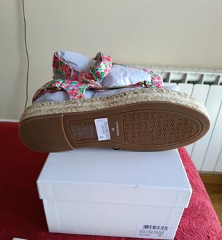 Sandalias plataforma piel floral T.39