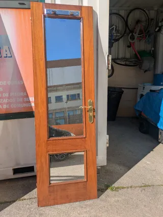 2 Puertas de Madera con Cristal y espejo