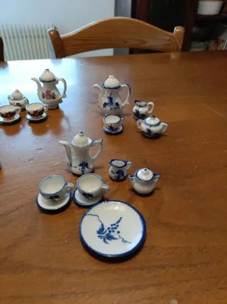 Servizio da tè in miniatura da collezione