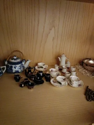 Servizio da tè in miniatura da collezione