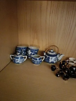 Servizio da tè in miniatura da collezione