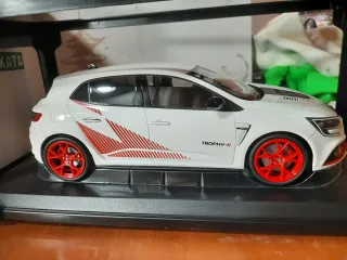 Renault Megane R.S Trophy-R 1/18 Norev