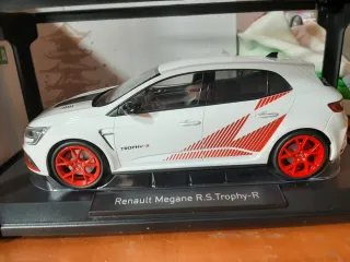 Renault Megane R.S Trophy-R 1/18 Norev