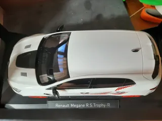 Renault Megane R.S Trophy-R 1/18 Norev