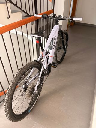 Bicicleta eléctrica Cube One 44