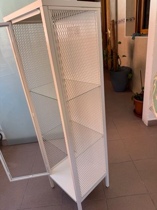 Estantería de cristal con puerta