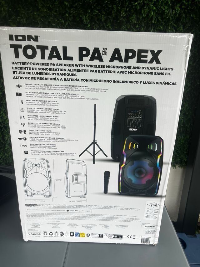 Altavoz ION con tripode y micrófono nuevo