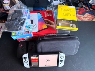 Nintendo Switch OLED Bianca